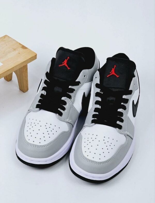 Air Jordan 1 Low SE – Image 5