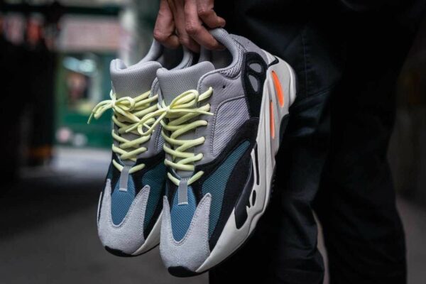 Yeezy 700 multicolore – Image 2